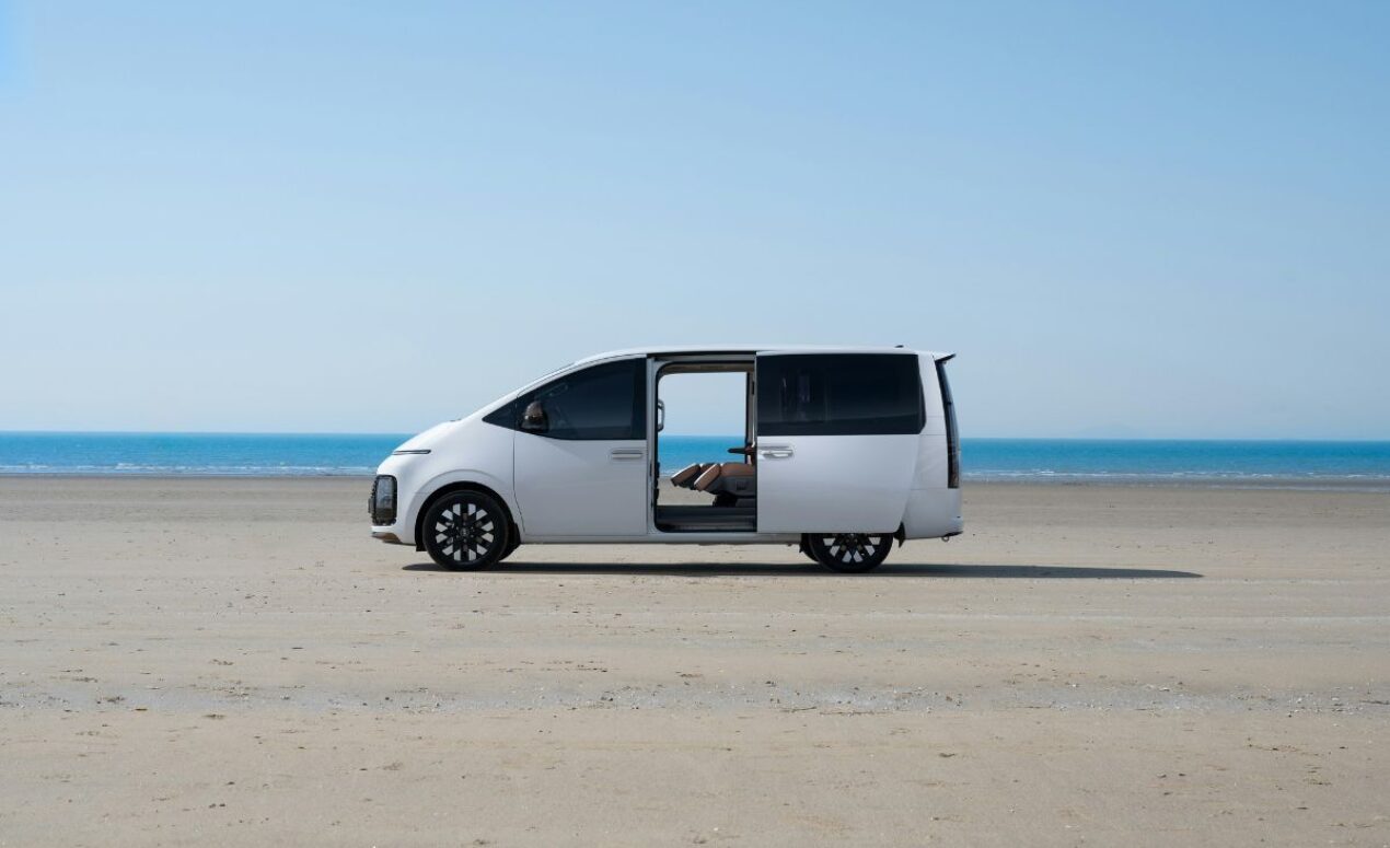 Rekomendasi Mobil Sliding Door Terbaik untuk Mobil Keluarga