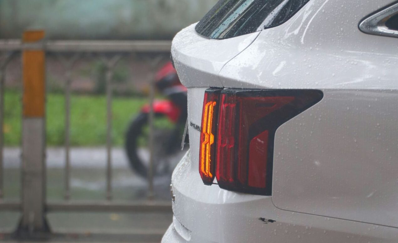 Masalah Umum Power Back Door Mobil Fortuner dan Solusi Servicenya